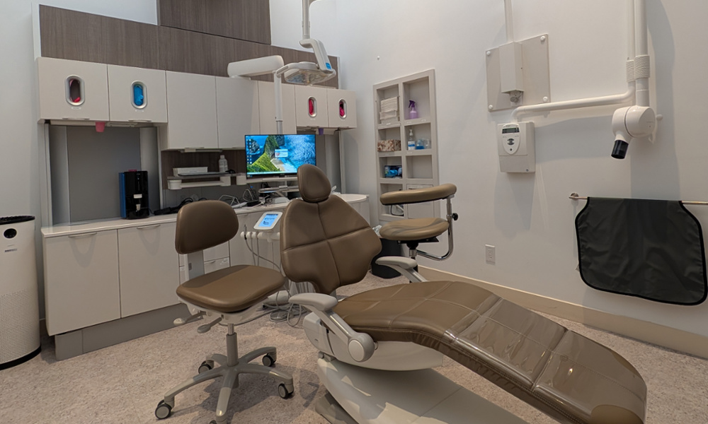 dental treatment room with modern dental technology